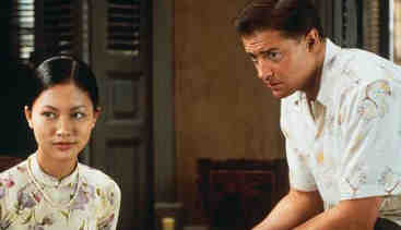 Phuong (Do Thi Hai Yen) and Alden Pyle (Brendan Fraser).